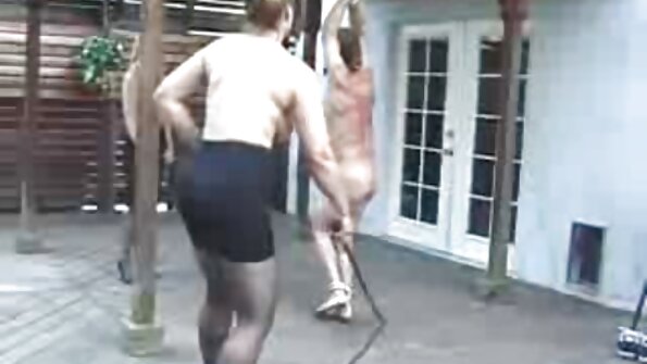 A babe ngora hayang meunang fucked dina burit