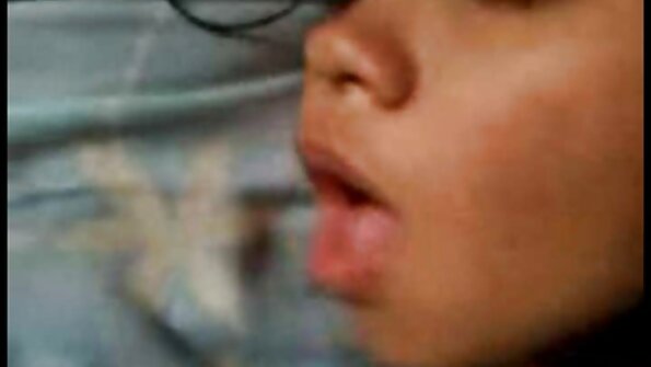 The ridiculously panas rumaja Destiny Moody nempatkeun dina hiji acara minyak dugi unggal nook na cranny awakna taranjang succulent drips na glistens pikeun gairah anjeun.